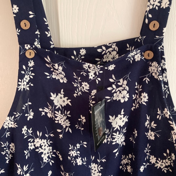Floral Navy Blue and White Romper || Lepunuo - Picture 7 of 7